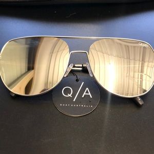 NEW WITH TAGS - QUAY POLARIZED AVIATORS